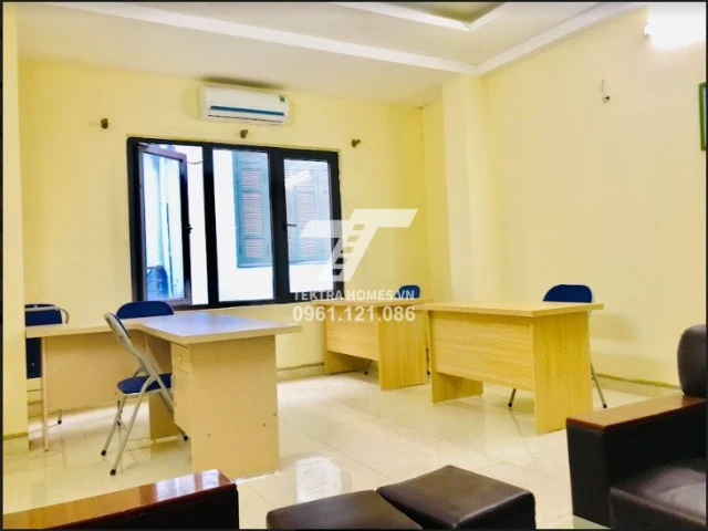Cho thuê văn phòng giá rẻ mặt đường Quan Hoa