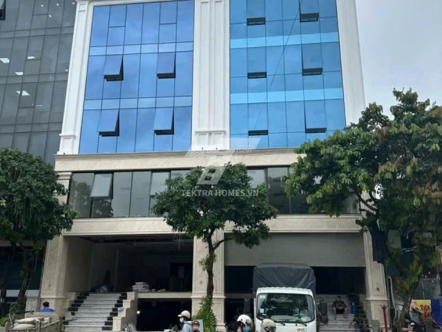 Cho thuê tòa văn phòng mới tinh view hồ tại Phúc Diễn