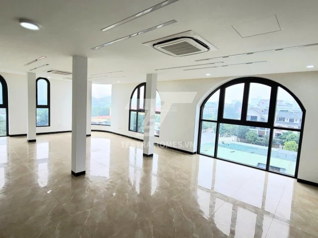 Cho thuê văn phòng mới đẹp phố Yên Xá