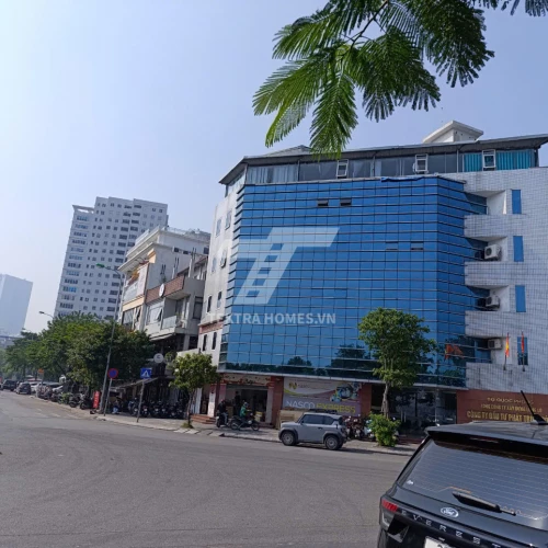 Cho thuê văn phòng đường Văn Cao view trọn hồ Tây