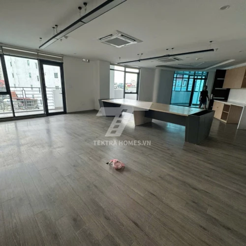 Cho thuê văn phòng mặt đường Dịch Vọng Hậu