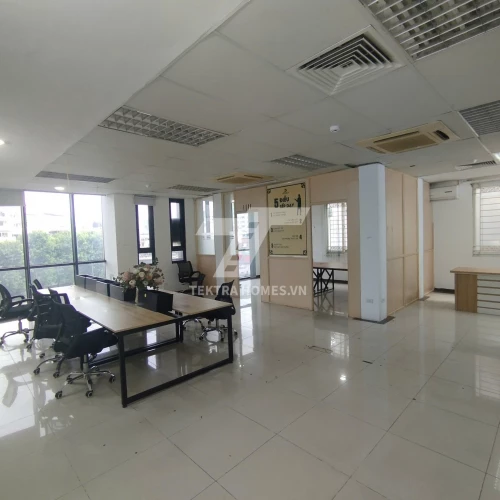 Cho thuê văn phòng 80m2 đường Nguyễn Khang