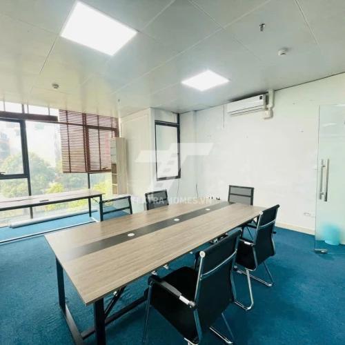 Cho thuê văn phòng nhỏ full nội thất trục đường Nguyễn Hoàng