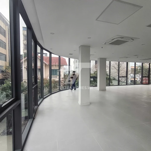Cho thuê văn phòng lô góc tại Phúc Diễn